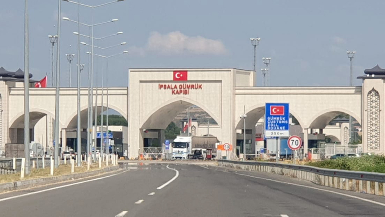 TÜRKİYE’YE ARAÇLA GİDECEKLERE “VEKALET” UYARISI: SINIRDA KALMAYIN!